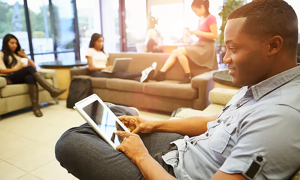 Wang An Nam giành quán quân cuộc thi Tìm kiếm đại sứ văn hóa Việt Nam quốc tế